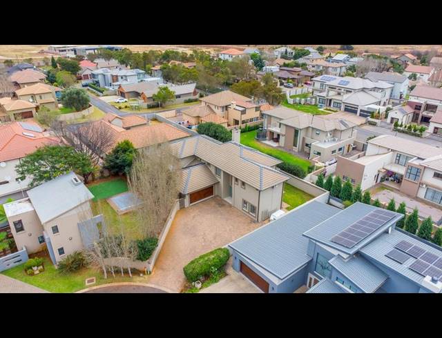 4 BEDROOM HOUSE FOR SALE IN RASLOUW GLEN